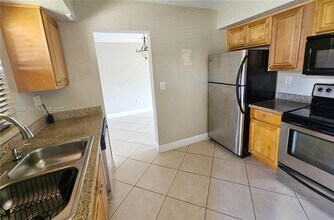 8601 SW 94th St in Miami, FL - Building Photo - Building Photo