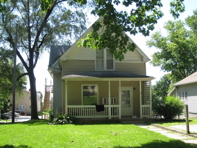 331 S Lucas St, Unit #6 in Iowa City, IA - Building Photo