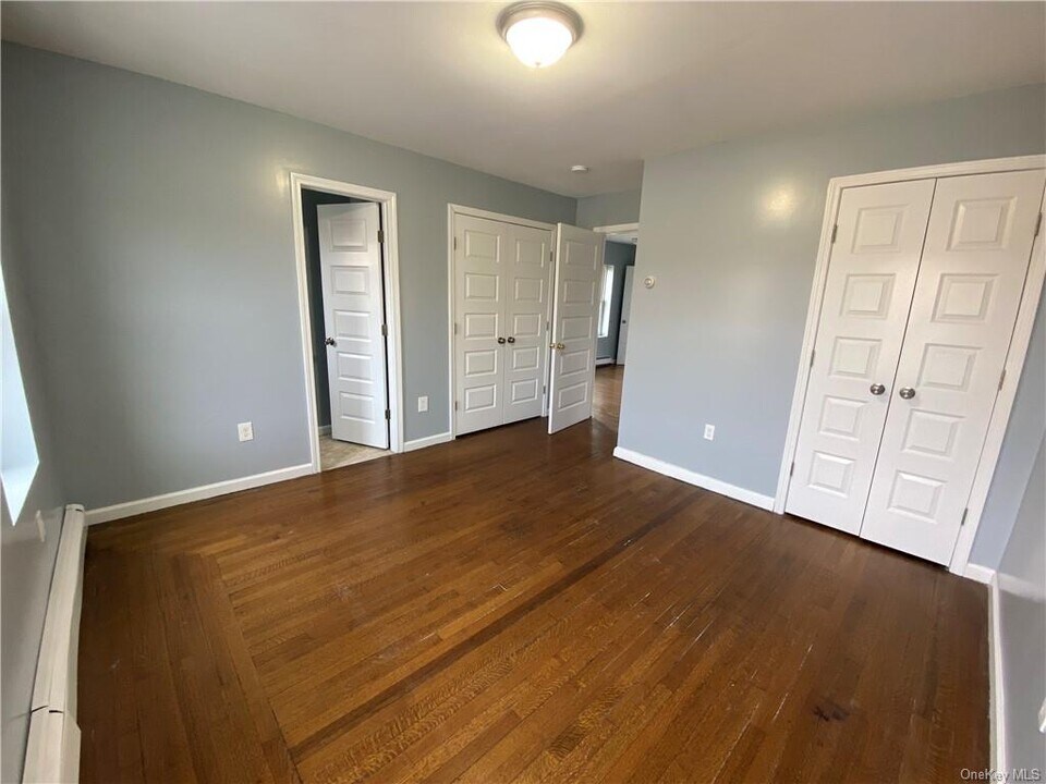 13 Monhagen Ave, Unit 11 in Middletown, NY - Building Photo