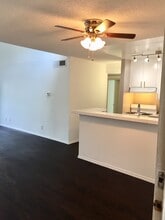 18645 Hatteras St, Unit 404 in Tarzana, CA - Building Photo - Building Photo