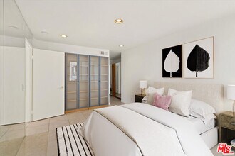 10747 Wilshire Blvd in Los Angeles, CA - Building Photo - Building Photo