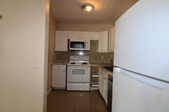 1205 W 24th St in West Palm Beach, FL - Building Photo - Building Photo