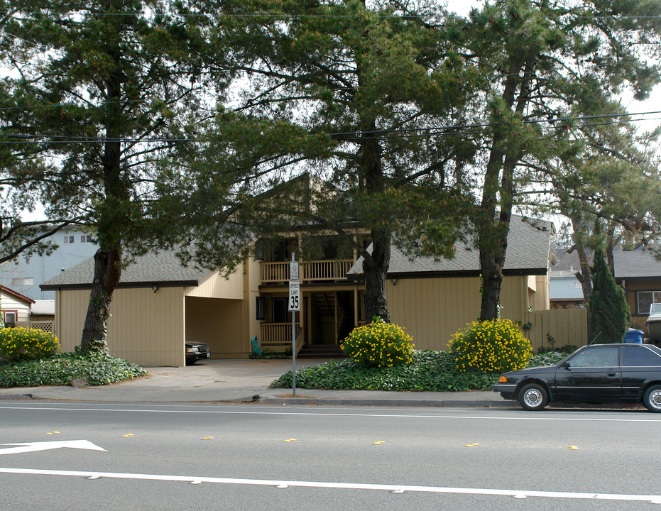 1420 North St in Santa Rosa, CA - Building Photo