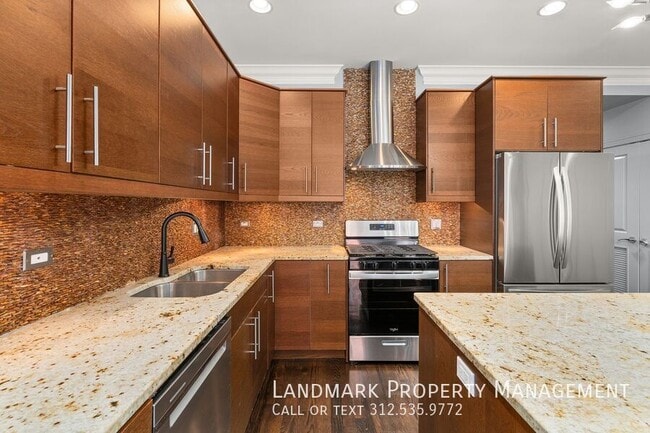 2257 W Belmont Ave in Chicago, IL - Building Photo - Building Photo