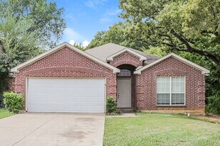 13532 Baldcypress Dr in Dallas, TX - Building Photo