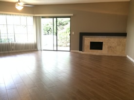6955 Sandpiper Pl in Carlsbad, CA - Building Photo