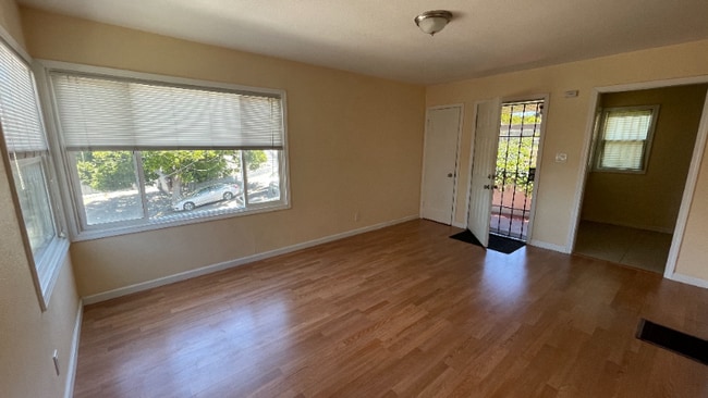 1945 E 28th St in Oakland, CA - Building Photo - Building Photo