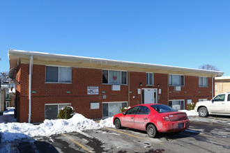 Silver Creek Apartments in Melrose Park, IL - Building Photo - Building Photo