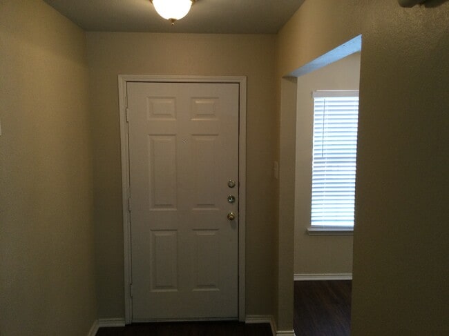 5589 Hunters Bend Ln in Dallas, TX - Building Photo - Building Photo