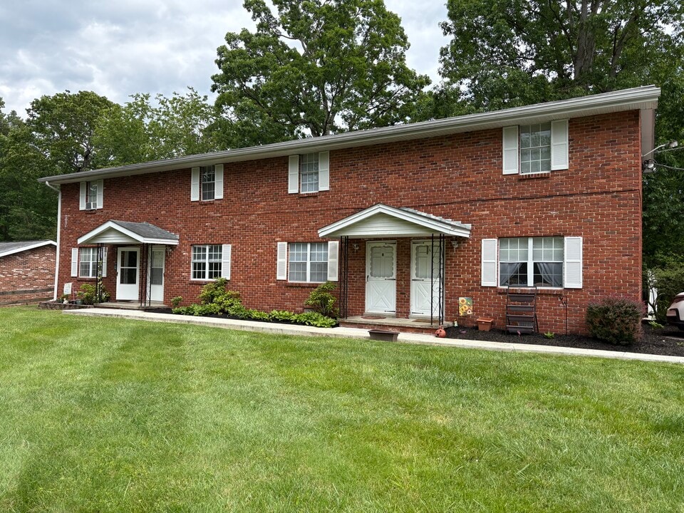 715 Pearl Dr, Unit C in Charleston, WV - Foto de edificio