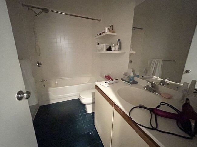 73 Gainsborough St, Unit 3
