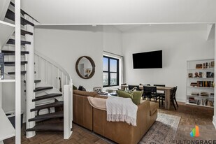 2100 N Lincoln Park W, Unit 11BN in Chicago, IL - Building Photo