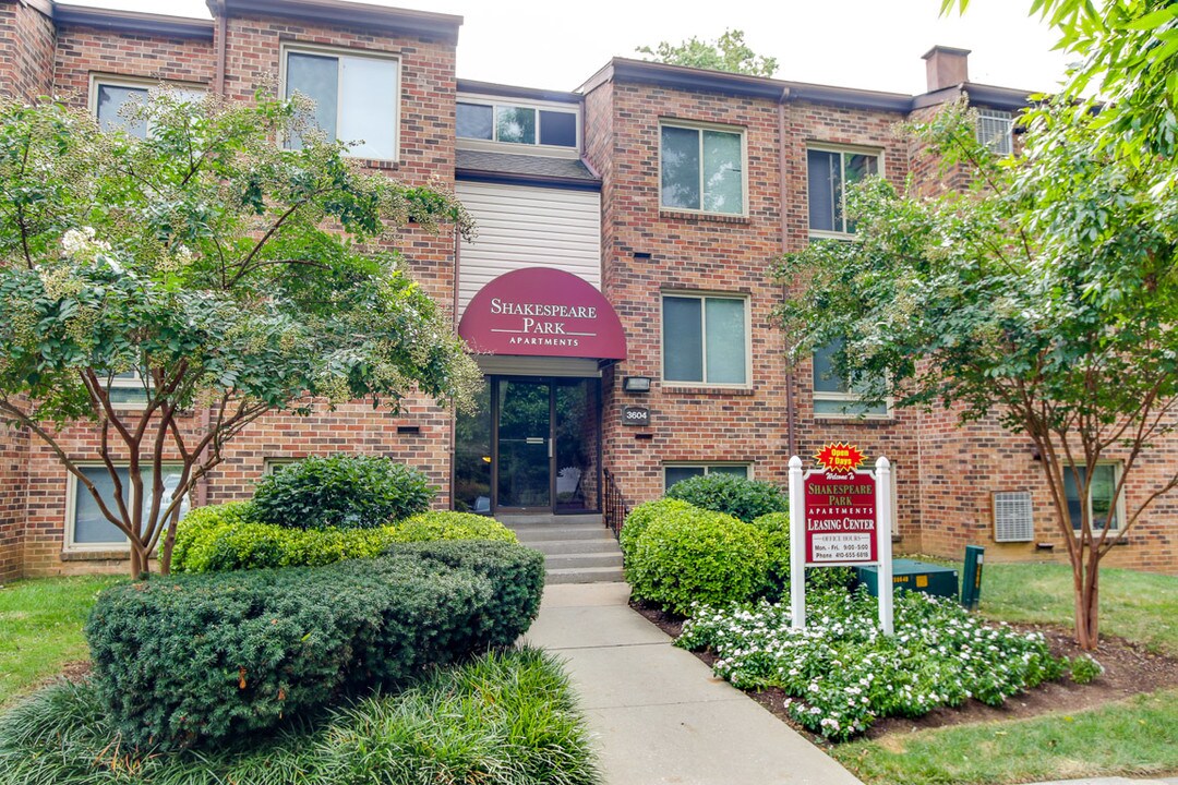 Shakespeare Park Apartments in Randallstown, MD - Foto de edificio