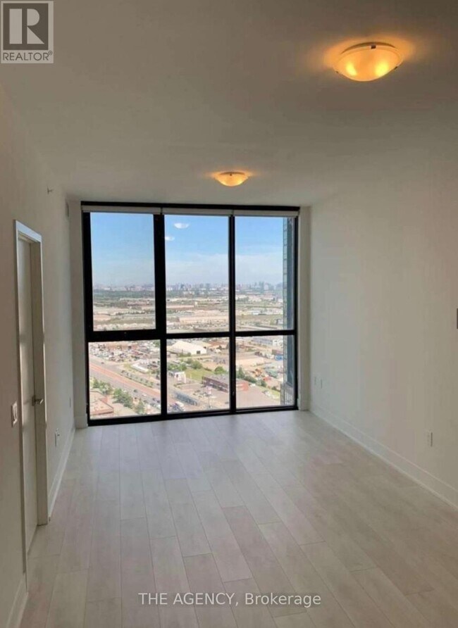 2916 Hwy 7 in Vaughan, ON - Building Photo - Building Photo