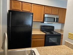 8299 Cambridge St, Unit 105 in Houston, TX - Building Photo - Building Photo