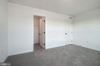 41 Long Bnd Dr in Carlisle, PA - Building Photo - Building Photo