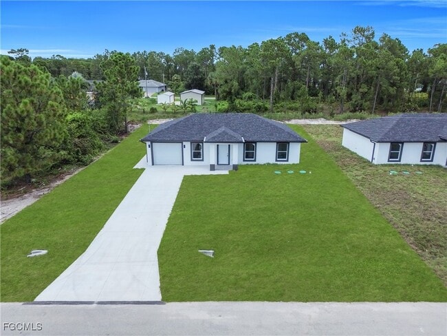 1029 Winters St E in Lehigh Acres, FL - Building Photo - Building Photo