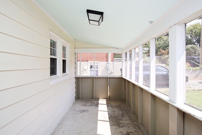 609 Blenheim Ave in Charlottesville, VA - Building Photo - Building Photo