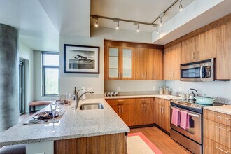 2101 6th Ave, Unit SI ID1506175P in Seattle, WA - Building Photo - Building Photo