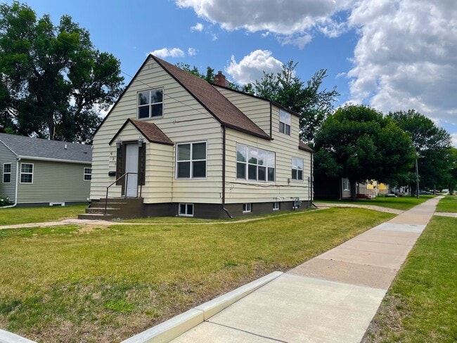 property at 623 11th St NW