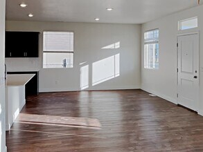 5998 Verdigris Dr in West Jordan, UT - Foto de edificio - Building Photo