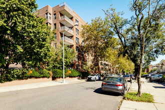 Oakwood in Flushing, NY - Building Photo - Building Photo