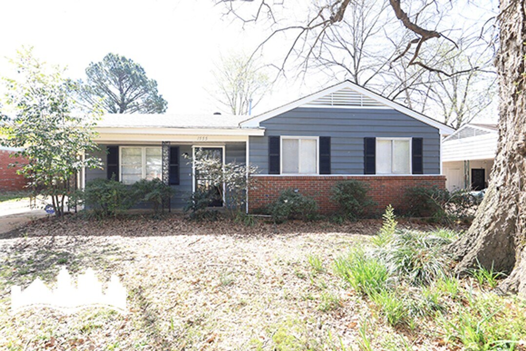1555 Staunton Dr in Southaven, MS - Building Photo