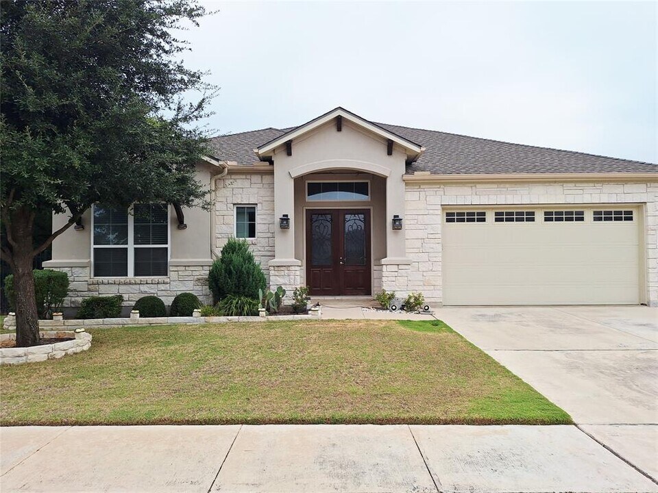 4562 Katherine Dr in Leander, TX - Building Photo