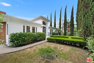 465 N Kilkea Dr in Los Angeles, CA - Building Photo - Building Photo