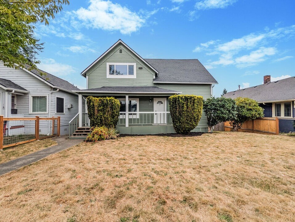 2607 Walnut St in Everett, WA - Building Photo