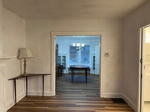 5612 Forbes Ave in Pittsburgh, PA - Foto de edificio - Building Photo