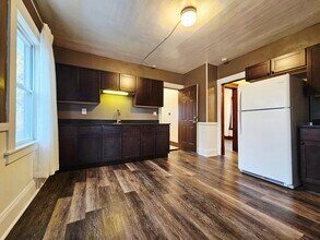 16311 Huntmere Ave, Unit Up in Cleveland, OH - Building Photo - Building Photo