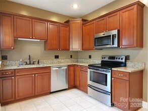 205 Oakview Dr in Salisbury, NC - Building Photo - Building Photo