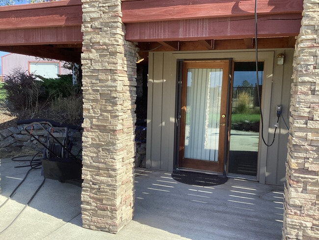 property at 440 Stevensville Airport Rd