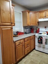 1625 Thrush Ter, Unit #1625 in Brentwood, MO - Foto de edificio - Building Photo