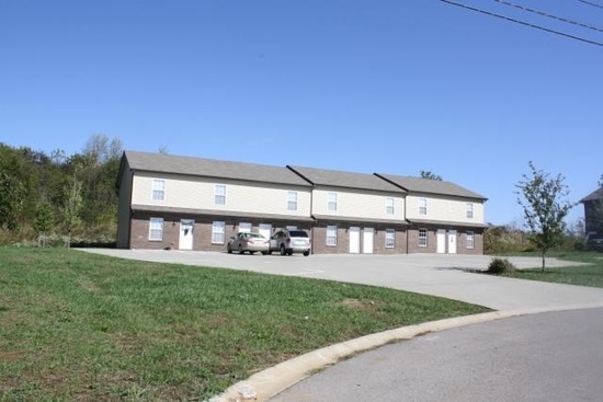 525 Patriot Park Ct in Clarksville, TN - Building Photo