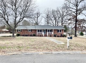 207 Keystone Dr in Anderson, SC - Building Photo