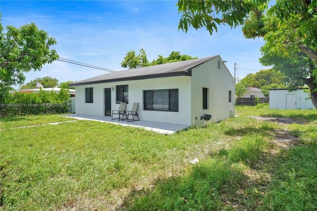 10424 NW 33rd Ave in Miami, FL - Building Photo - Building Photo