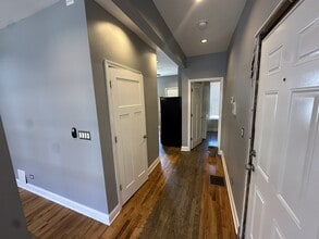 10452 S Maryland Ave in Chicago, IL - Foto de edificio - Building Photo