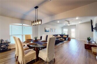 6214 Darlington Ave in College Station, TX - Building Photo - Building Photo