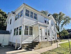 426 E Benton St, Unit 5 in Aurora, IL - Building Photo