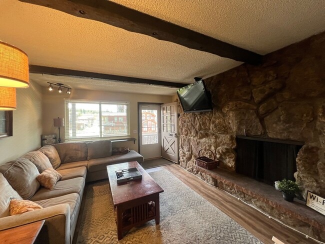 property at 225 Hi Country Dr