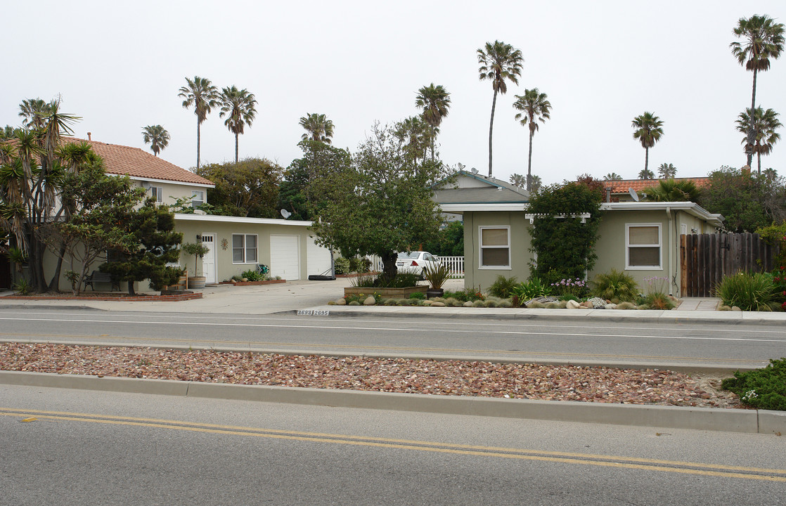 2693-2695 Pierpont Blvd in Ventura, CA - Building Photo