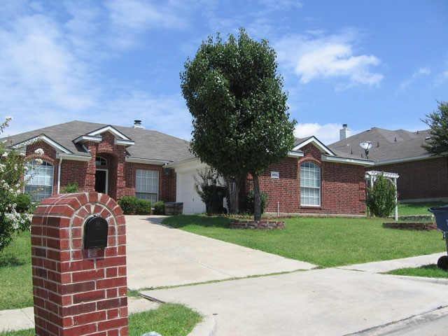 3604 Valley Forge Dr in Sachse, TX - Foto de edificio