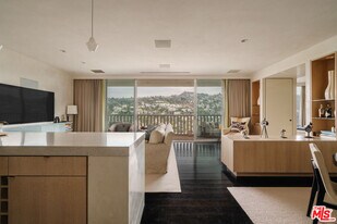 9255 Doheny Rd in West Hollywood, CA - Building Photo