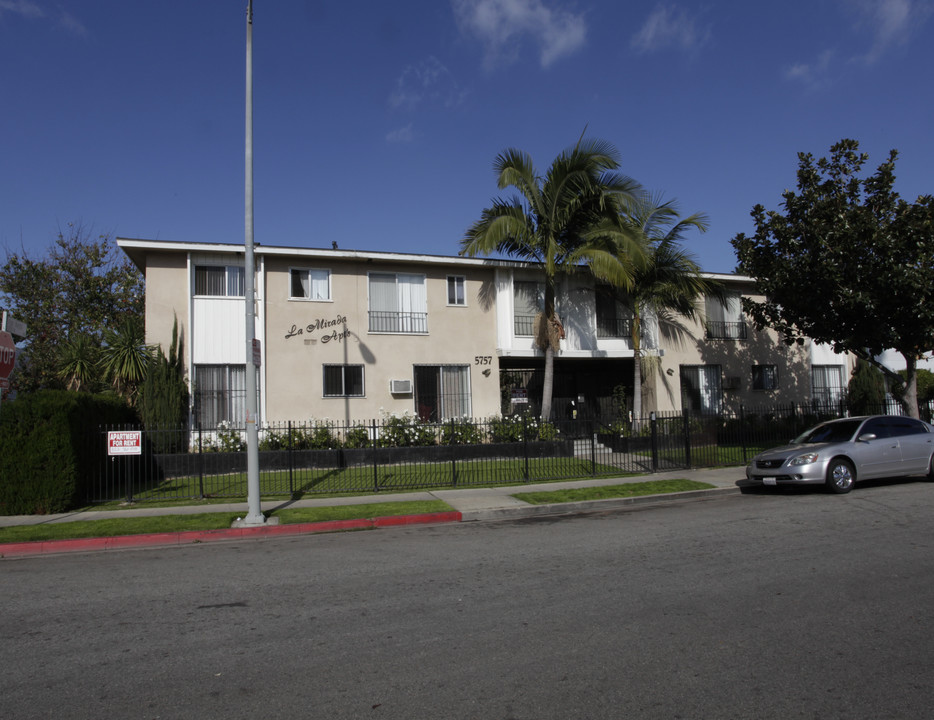 La Mirada Apartment in Los Angeles, CA - Building Photo