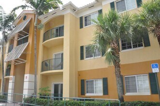 7330 NW 114th Ave in Doral, FL - Building Photo - Building Photo