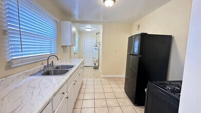 2522 Cedar Ave in Long Beach, CA - Building Photo - Building Photo