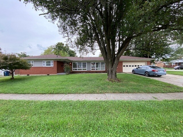 2004 Mary Catherine Dr in Louisville, KY - Building Photo