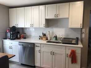 71 Thorndike St, Unit 1 in Cambridge, MA - Foto de edificio - Building Photo